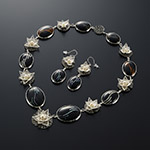 『漆黒の銀華』